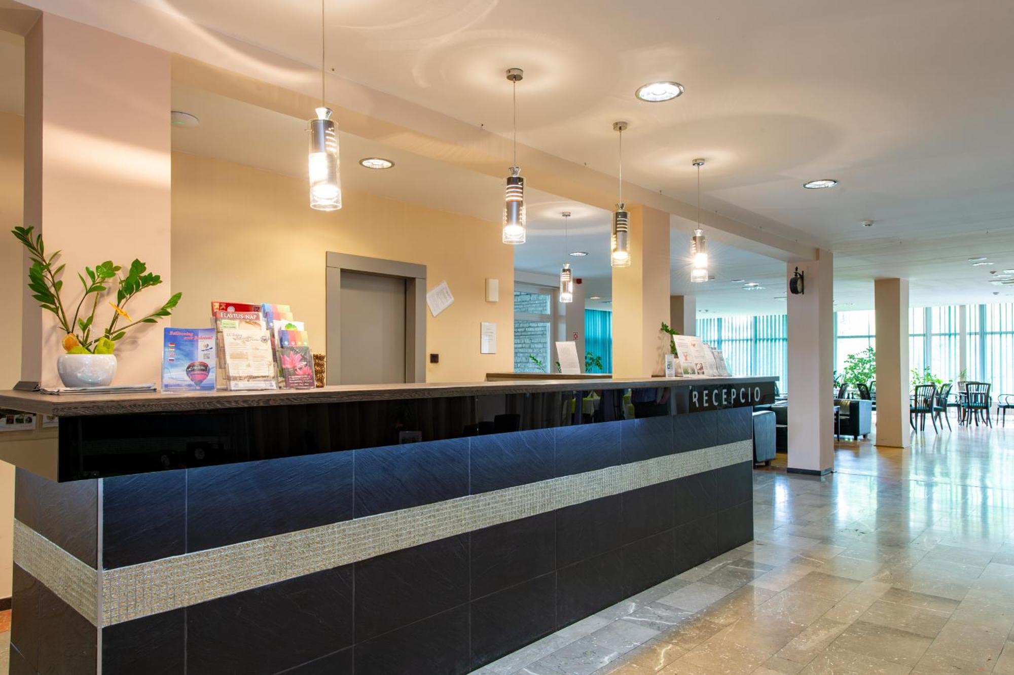Hotel Fit Hévíz 外观 照片